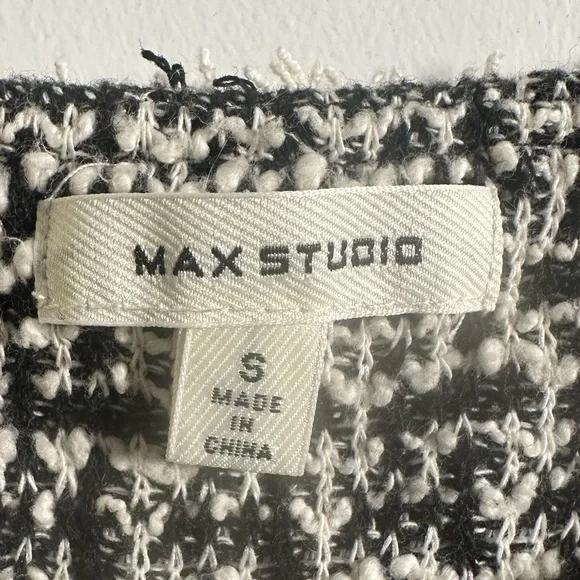 3/$10!!! Max Studio Black and White Tweed Sleeveless Top with Fringe Hem - Picture 3 of 6